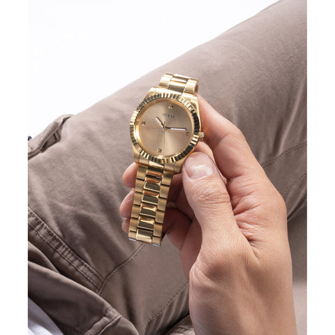 Reloj Guess de Caballero CONNOISSEUR color oro