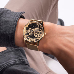 Reloj Guess de  hombre GADGET color oro