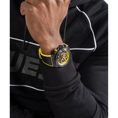 Reloj Guessde hombre Masterpiece color negro con amarillo