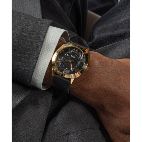Reloj Guess de hombre ARC color negro con bisel dorado
